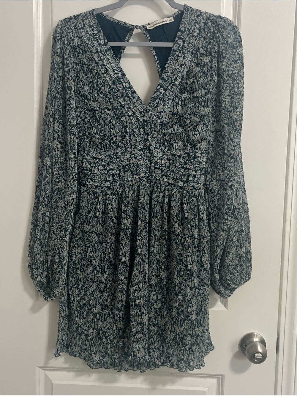 Abercrombie & Fitch Black and White Floral V-Neck Long Sleeve Mini Dress